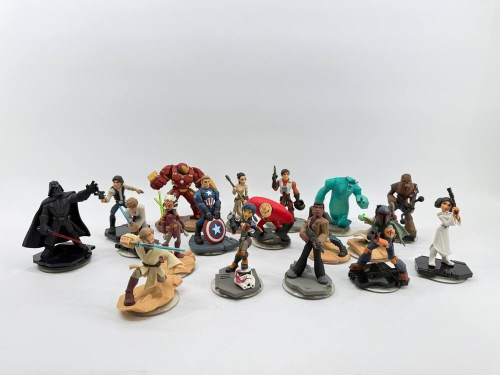 Disney Infinity 3.0 Star Wars Marvel Disney Mixed Figures Lot 18 Characters 2.55